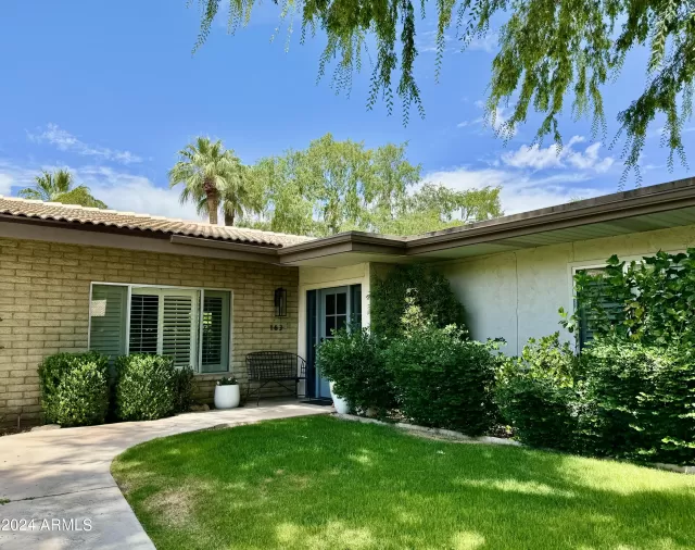 MLS: 6716968 Condo For Sale