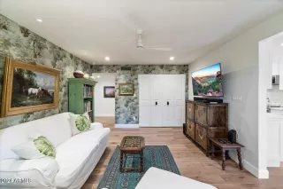 Photo #6: 6716968 Listing 