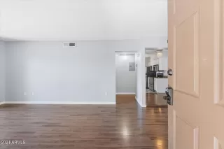 Photo #2: 6717354 Listing