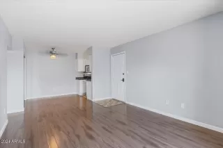 Photo #6: 6717354 Listing