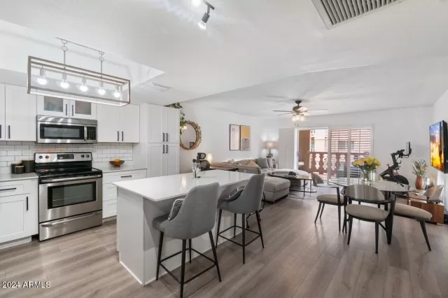 MLS: 6717527 Condo For Sale