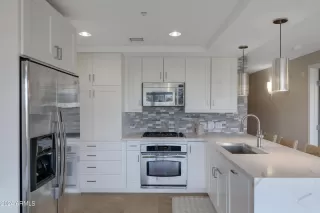 Photo #6: 6717748 Listing