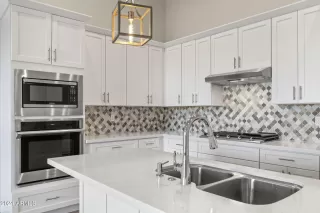 Photo #5: 6717872 Listing