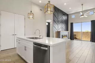 Photo #6: 6717872 Listing