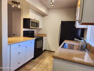 Photo #6: 6718115 Listing