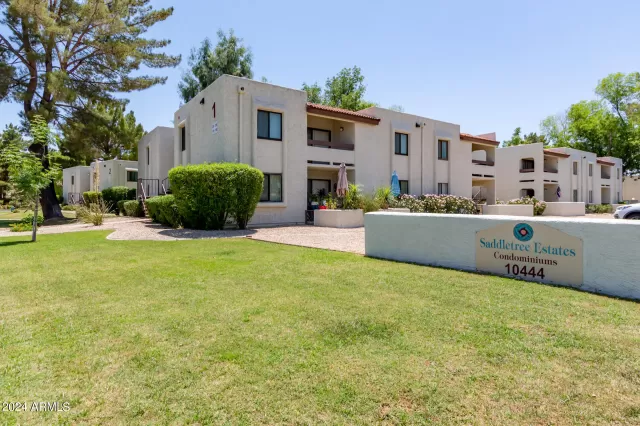MLS: 6718338 Condo For Sale