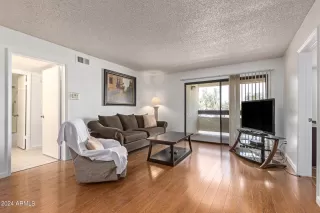 Photo #1: 6718338 Listing