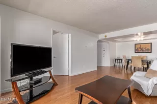 Photo #2: 6718338 Listing