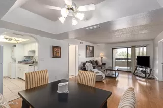 Photo #3: 6718338 Listing