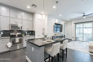 Photo #1: 6718900 Listing