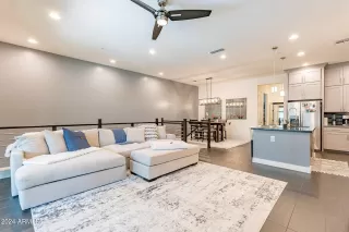 Photo #2: 6718900 Listing