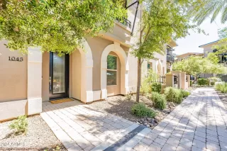 Photo #6: 6718900 Listing