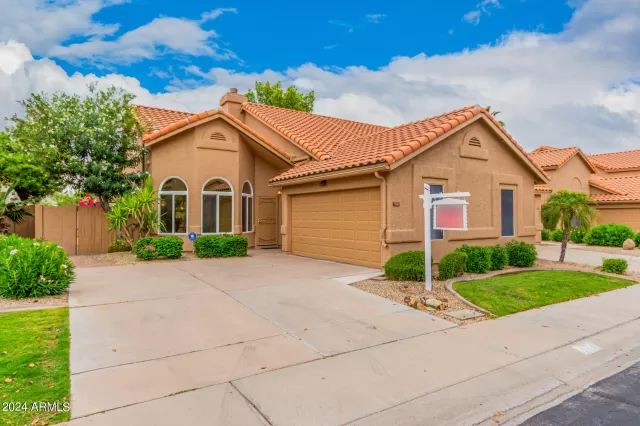 MLS: 6719243 Condo For Sale