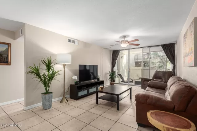 MLS: 6719565 Condo For Sale