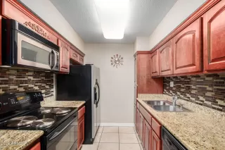 Photo #6: 6719565 Listing