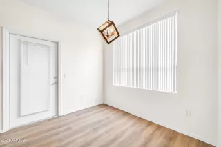 Photo #5: 6719807 Listing