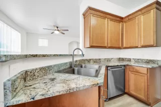 Photo #6: 6719807 Listing