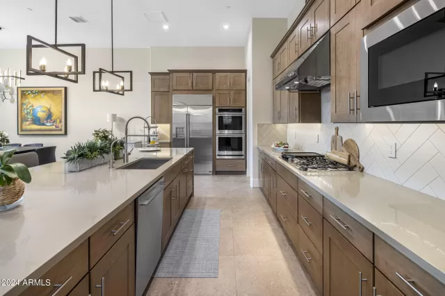 MLS: 6719862 Condo For Sale