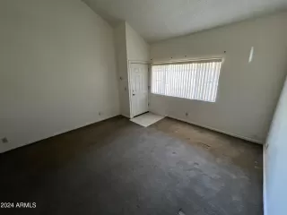 Photo #5: 6719993 Listing