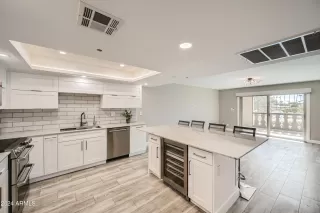 Photo #2: 6720032 Listing 