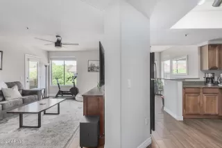 Photo #3: 6720199 Listing