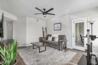 Photo #4: 6720199 Listing