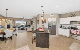 Photo #3: 6720621 Listing