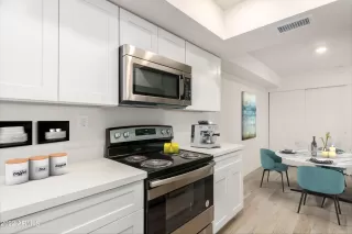 Photo #5: 6720648 Listing 