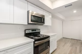 Photo #6: 6720648 Listing 