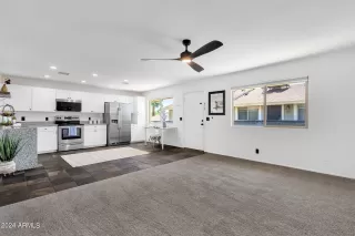 Photo #4: 6721225 Listing