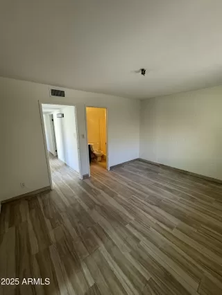 Photo #3: 6721280 Listing