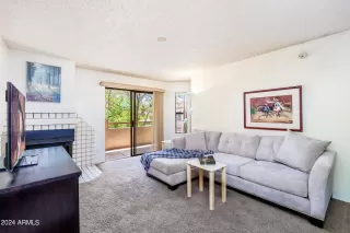 Photo #2: 6721336 Listing