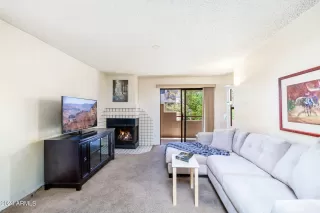 Photo #3: 6721336 Listing