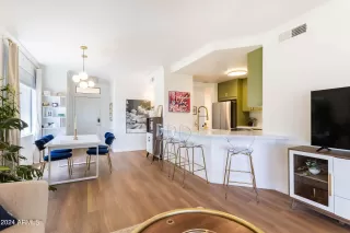 Photo #3: 6721688 Listing