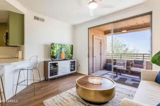 Photo #4: 6721688 Listing