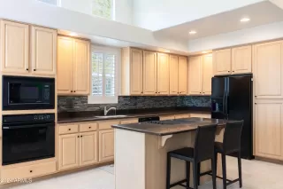 Photo #3: 6721757 Listing