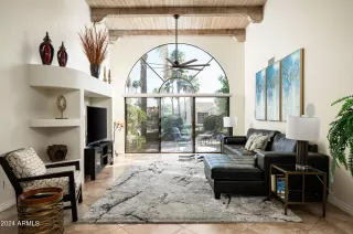 Photo #6: 6721907 Listing