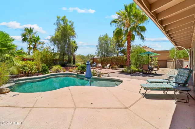MLS: 6722387 Condo For Sale