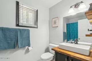 Photo #5: 6722387 Listing