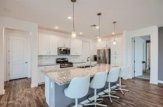 Photo #4: 6722416 Listing