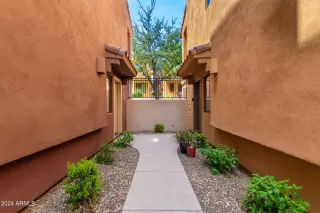 Photo #6: 6722455 Listing