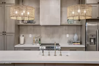 Photo #2: 6722496 Listing