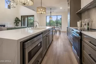 Photo #6: 6722496 Listing