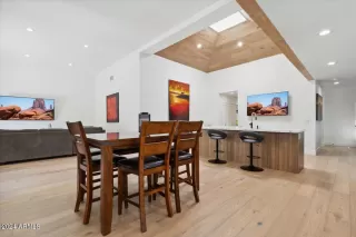 Photo #2: 6722517 Listing