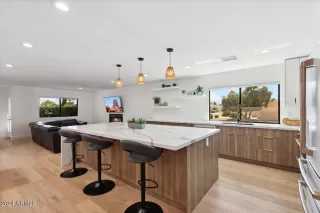 Photo #3: 6722517 Listing