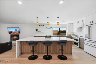 Photo #4: 6722517 Listing