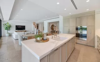 Photo #3: 6722692 Listing