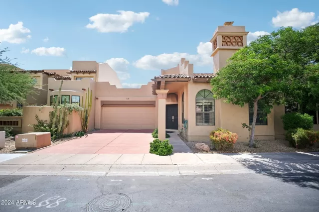 MLS: 6722694 Condo For Sale