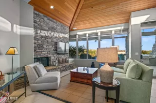 Photo #6: 6722720 Listing