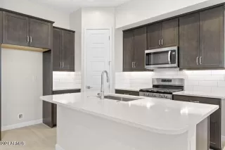 Photo #3: 6722732 Listing 